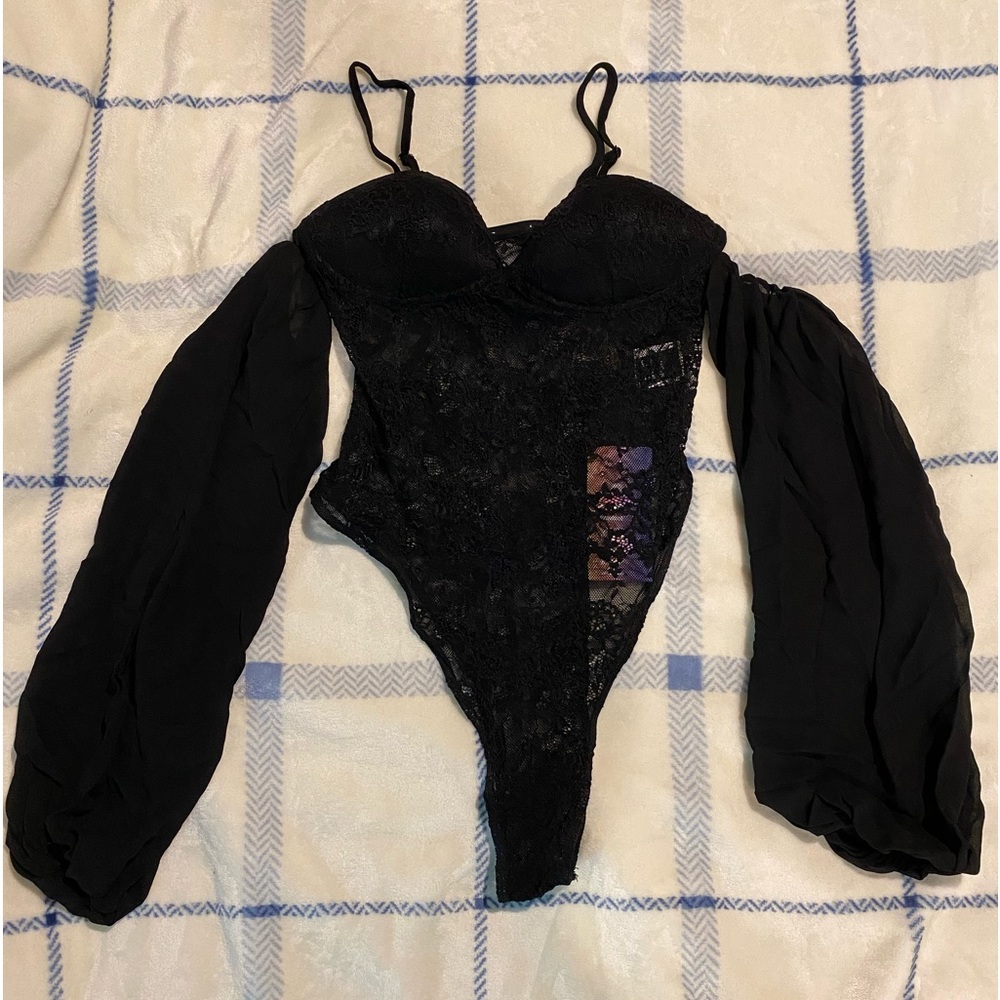 NWT lantern sleeve black lace bodysuit - Picture 1 of 6